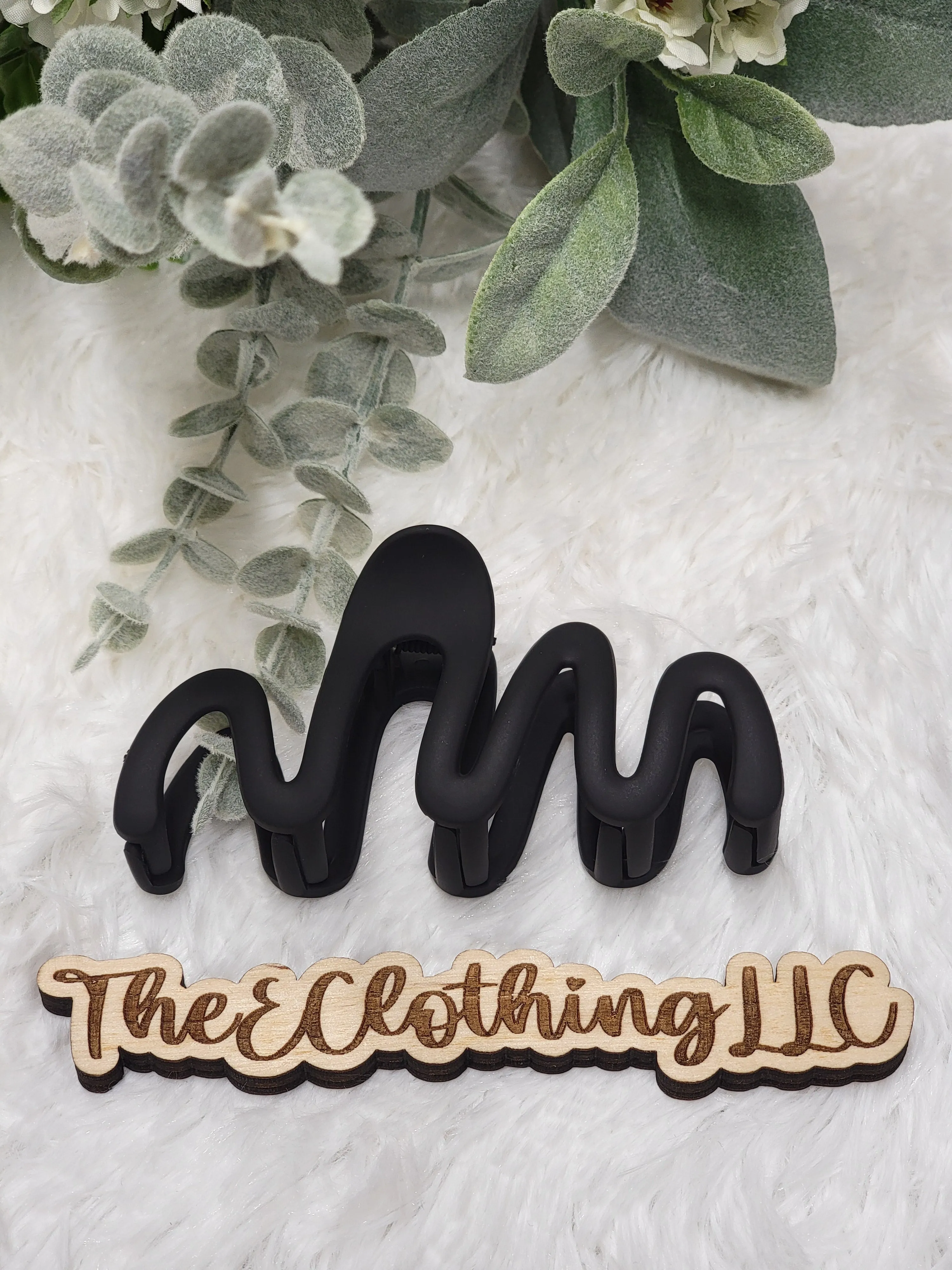 Matte Finish Wave Design Hair Claw Clips